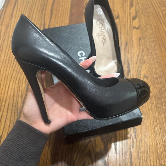 Chanel Women's Black Courts - Picture 1 of 8